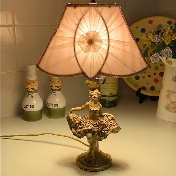 Antique small lady’s lamp w/original shade!💖 - Picture 1 of 8